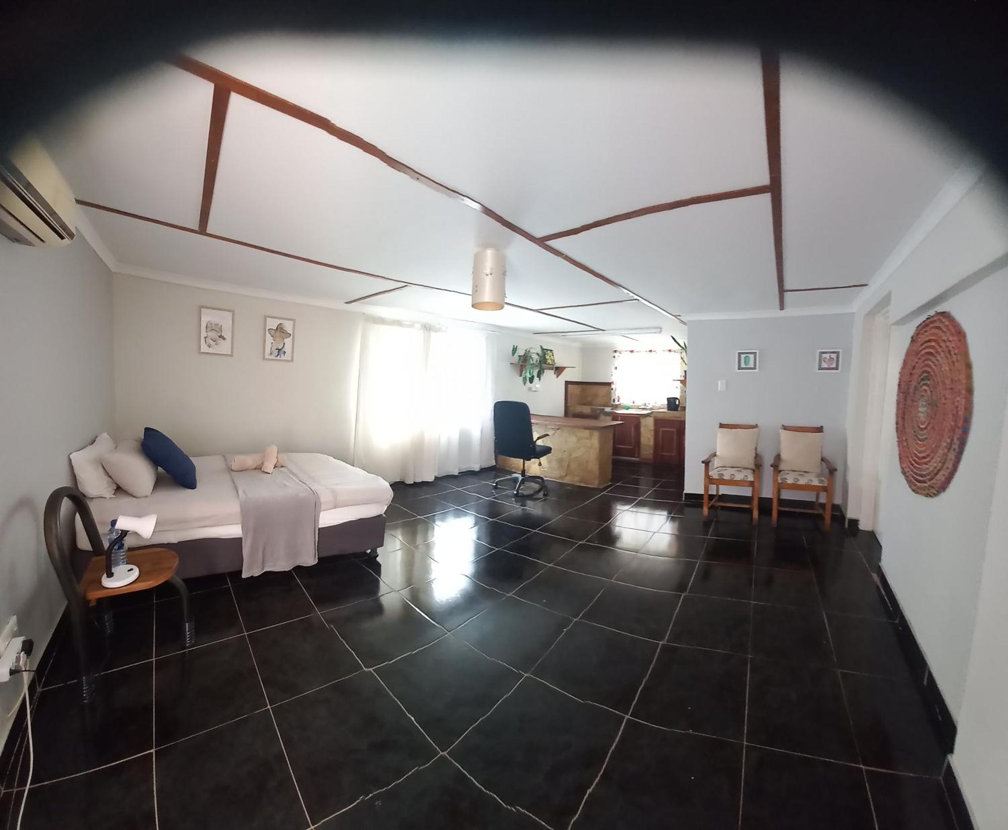 Urban Farm Haus Guesthouse Rundu Room photo